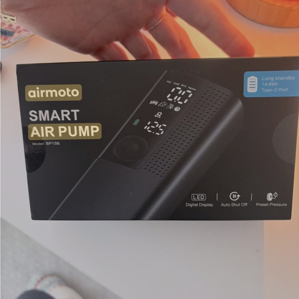 UNOPENED AIRMOTO Smart Air Pump - Black